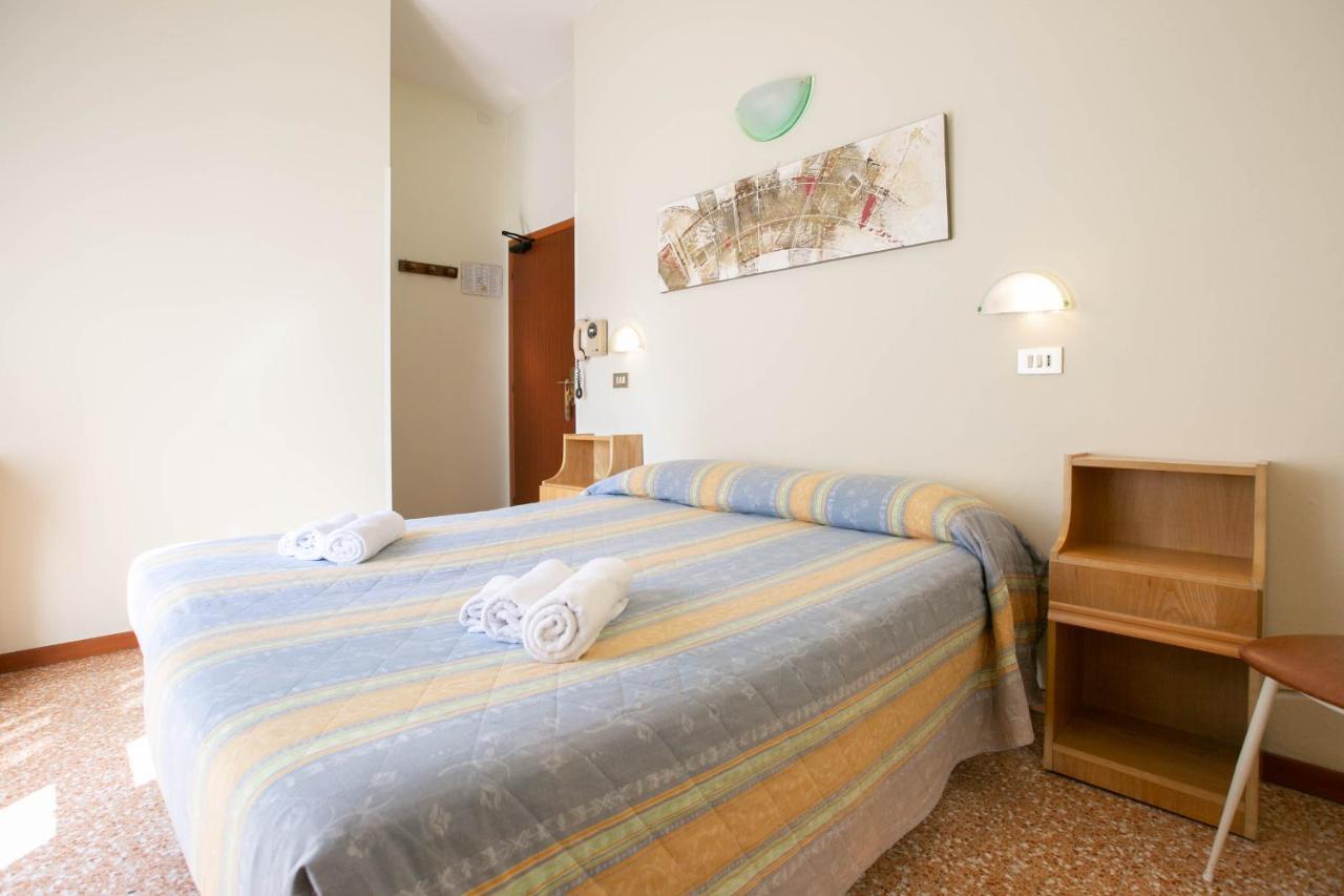 Hotel Ischia Rimini Exterior photo