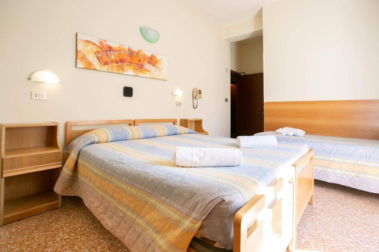 Hotel Ischia Rimini Exterior photo