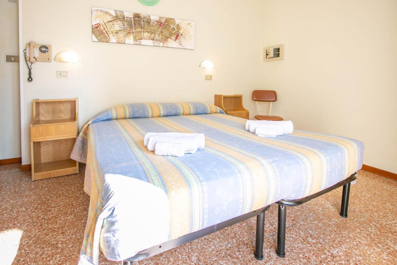 Hotel Ischia Rimini Exterior photo