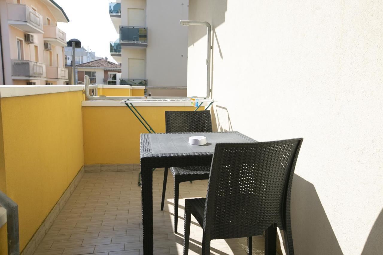 Hotel Ischia Rimini Exterior photo