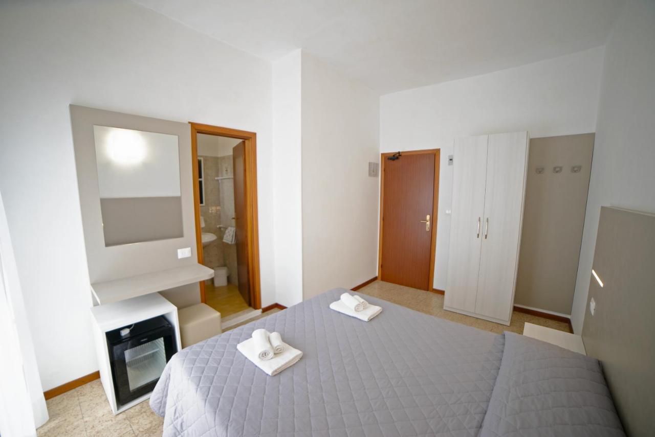 Hotel Ischia Rimini Exterior photo